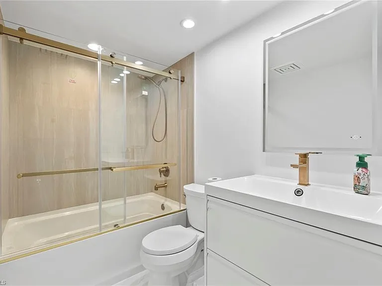 879 Meadowland Dr #C — Photo 24