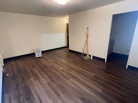5th image of 545 S Aiken Ave