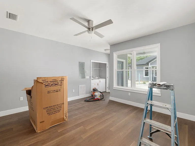 424 NW 3rd Ave #1 — Photo 7