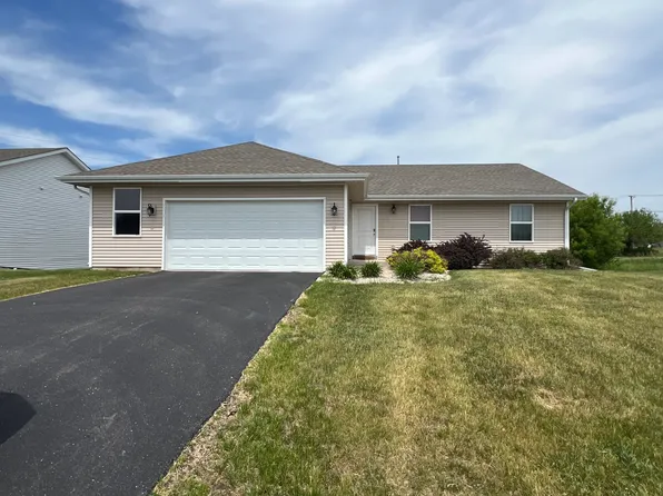 2984 Country Knoll Dr, Machesney Park, IL 61115