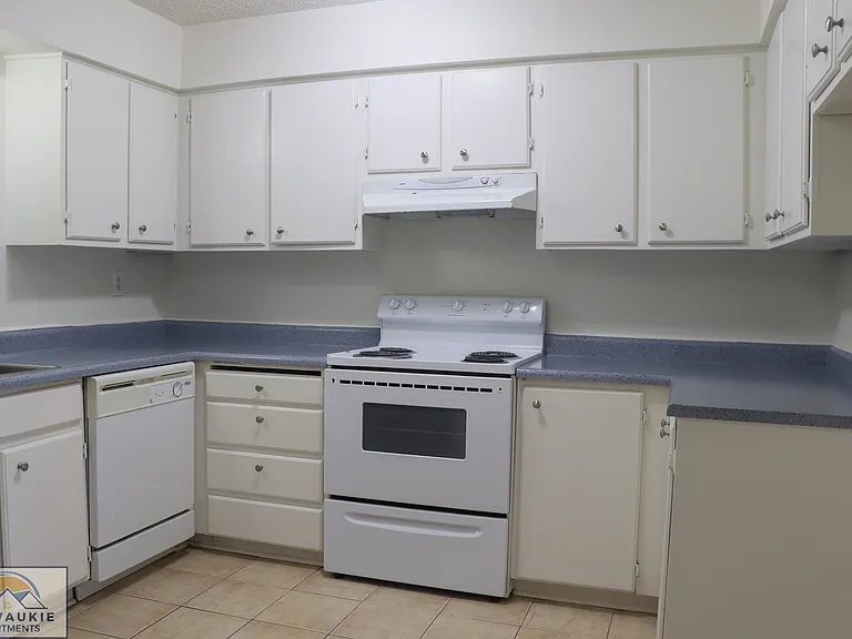 4545 SE Ina Ave #7 — Photo 8