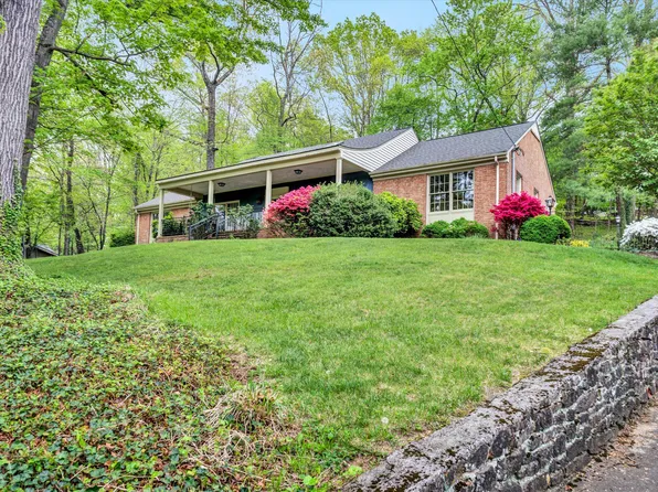 4556 Royal Oak Dr SW, Roanoke, VA 24018