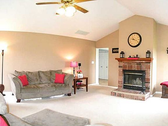 3rd image of 3392 S County Road 475 E