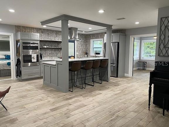 4th image of 2285 Roselawn Cir