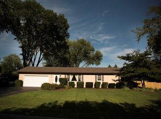 4318 East Dr, Wonder Lake, IL