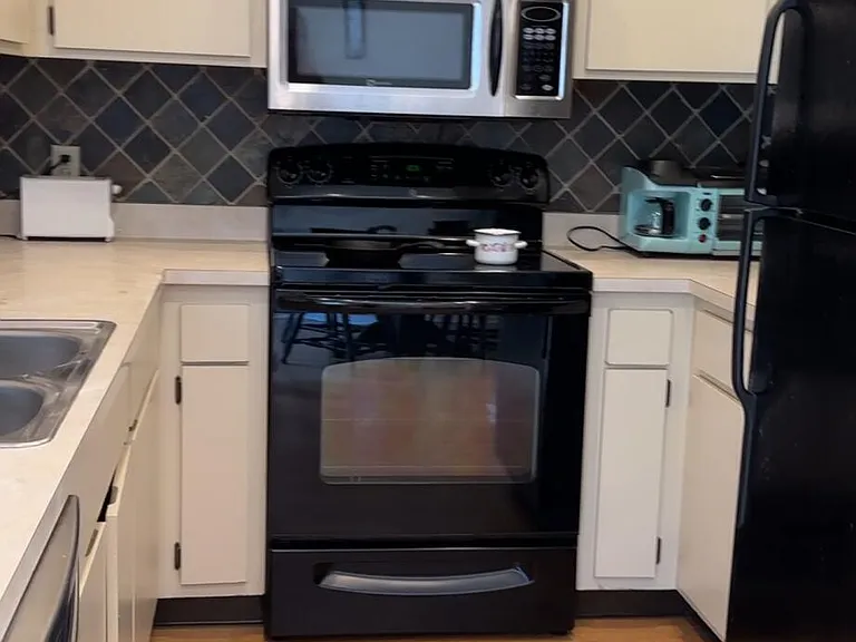 3420 Harrow Ln — Photo 27