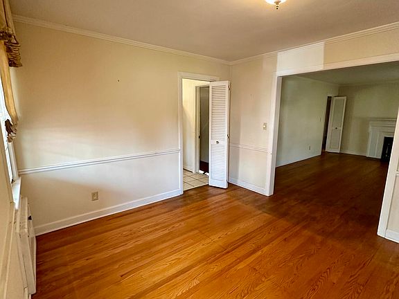 2nd image of 2756 Avenel Ave SW