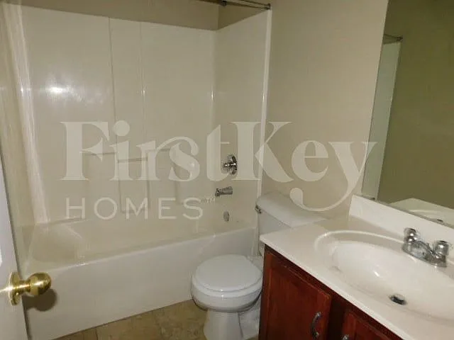 4655 Tulip Creek Dr — Photo 10