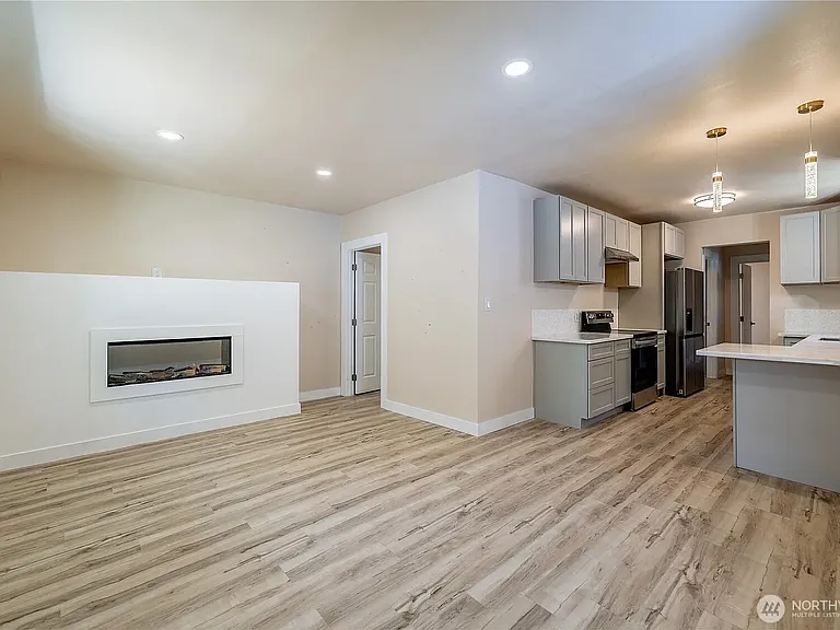 1728 S. Waco Street — Photo 22