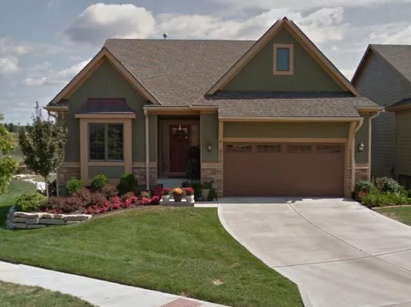 8519 Barstow St, Lenexa, KS 66219