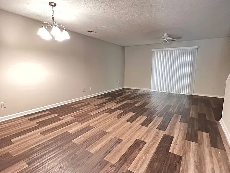 208 Green Acre Ln #212 — Photo 14