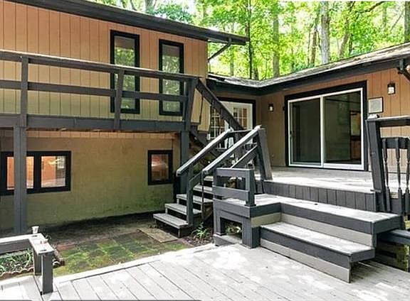 4th image of 304 Hempstead Rd