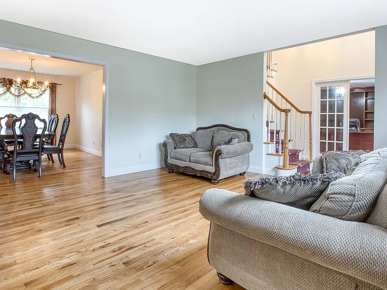 9 Mayflower Ln — Photo 17