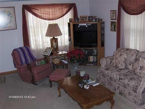 3rd image of 22041 Firwood Ave