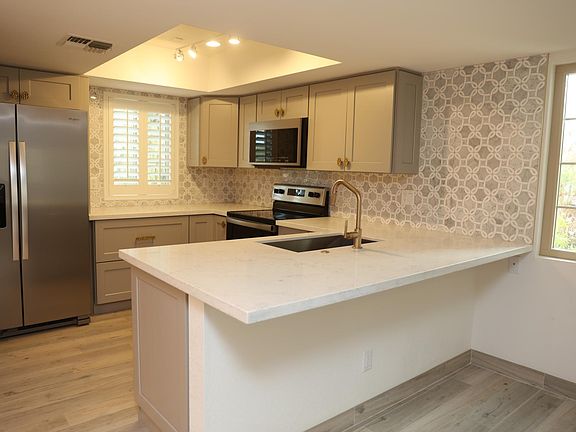 5th image of 2020 W Union Hills Dr