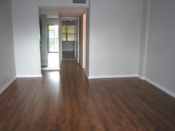 4th image of 2900 Cove Cay Dr Unit 3F