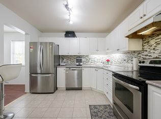 2435 Center St #302, Abbotsford, BC V2T 2N4