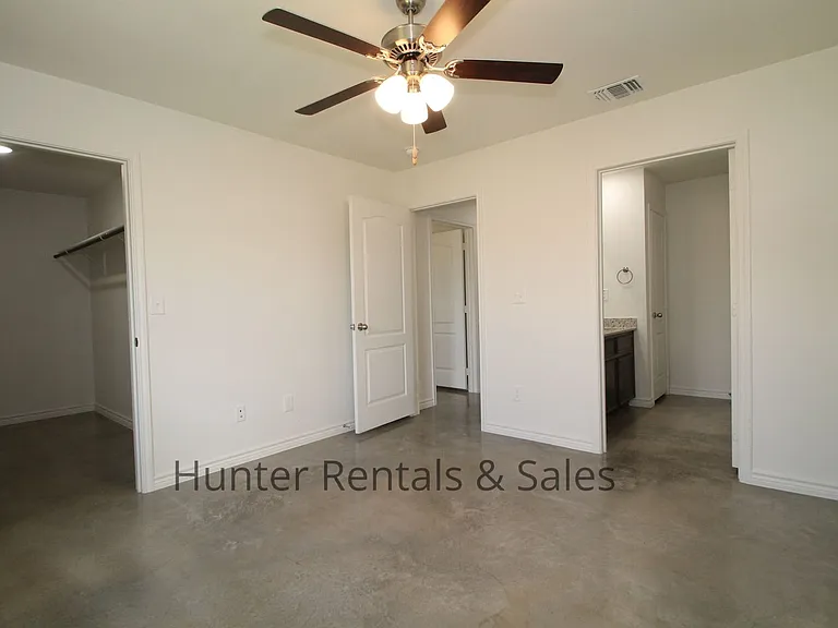 6109B Amelia Earhart Blvd — Photo 13