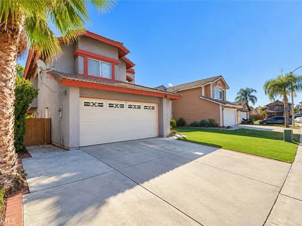945 Dolphin Dr, Perris, CA 92571