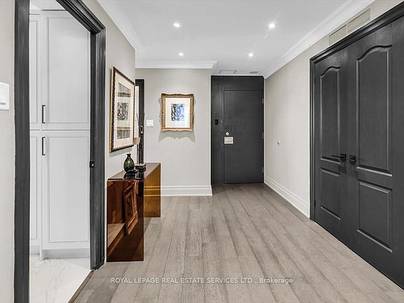 4th image of 619 Avenue Rd Unit 1104