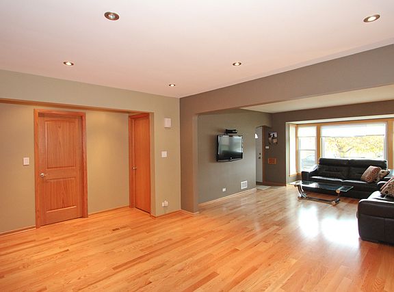 3rd image of 3734 Elmwood Ave