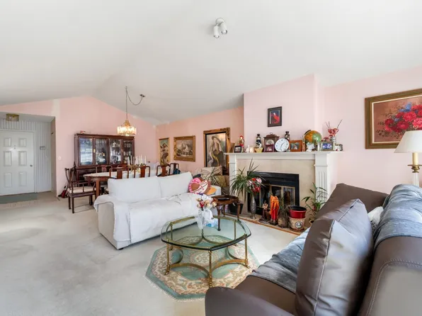 7660 Minoru Blvd #301, Richmond, BC V6Y 1Z5