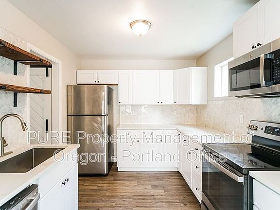 2nd image of 10762 NE Prescott St