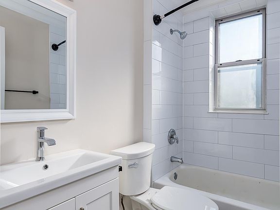 3rd image of 4258 Shaw Blvd APT 2W