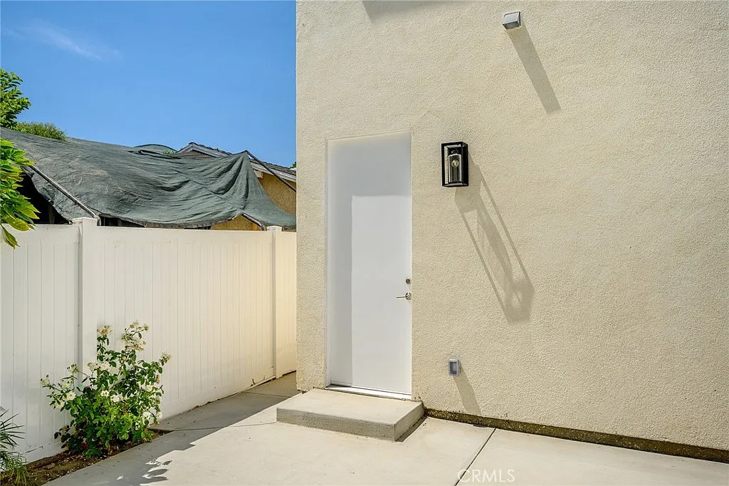 3 bed, 3.5 bath, 1485 sqft, $4,500 — Photo 2
