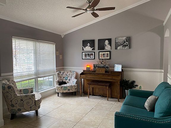Dining/Family rRoom