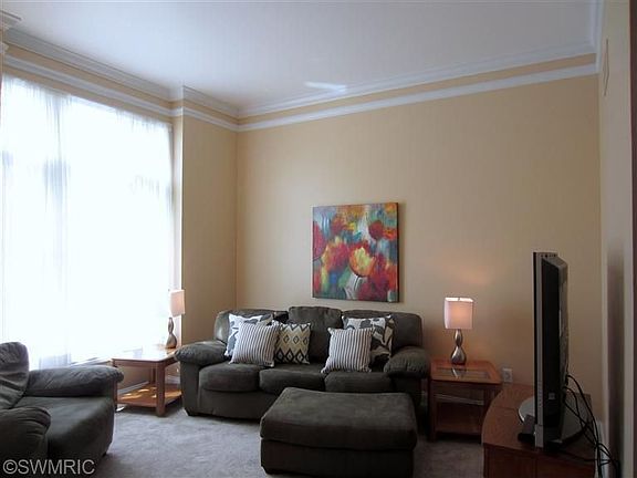3rd image of 255 Westchester Way