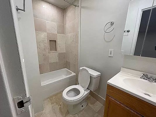 4th image of 173 Ludlow St APT 5d