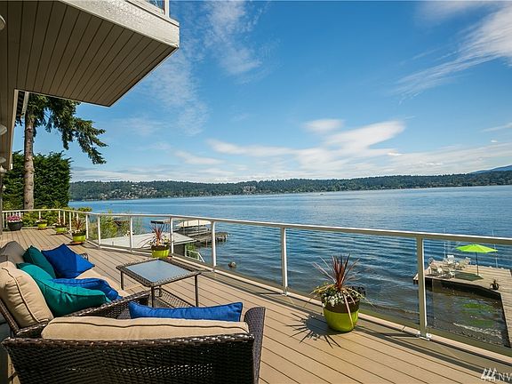 2nd image of 668 Lake Sammamish Ln NE