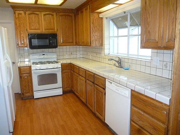2nd image of 3151 Jarvis Ave