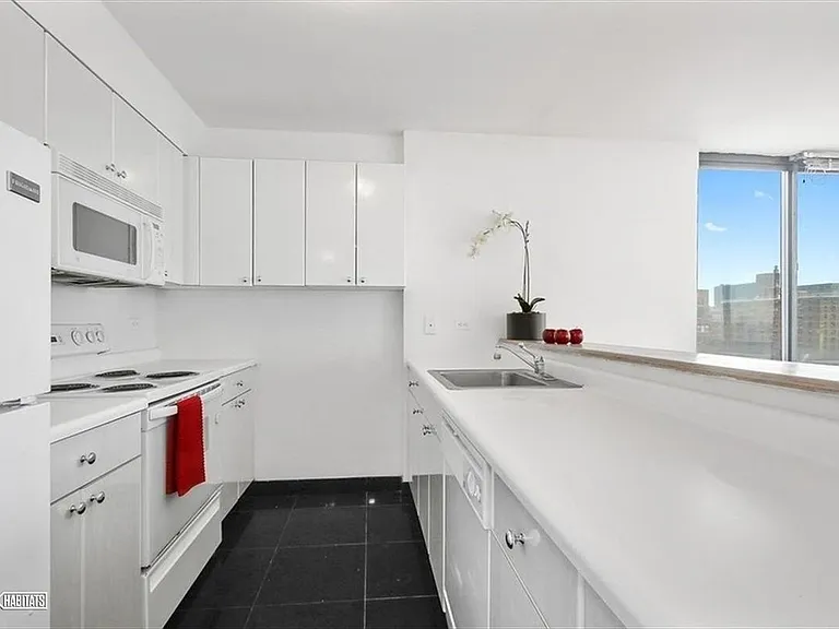344 3rd Ave #8D — Photo 4