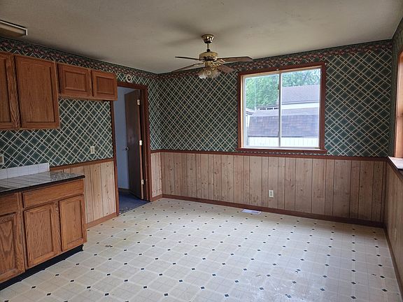 4th image of 502 S Main St
