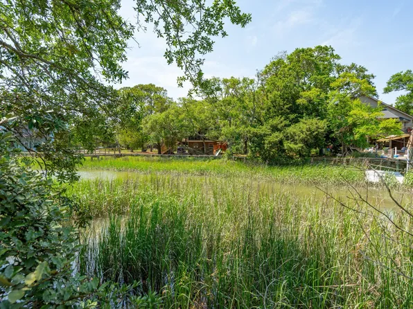 1012 E Erie Ave, Folly Beach, SC 29439