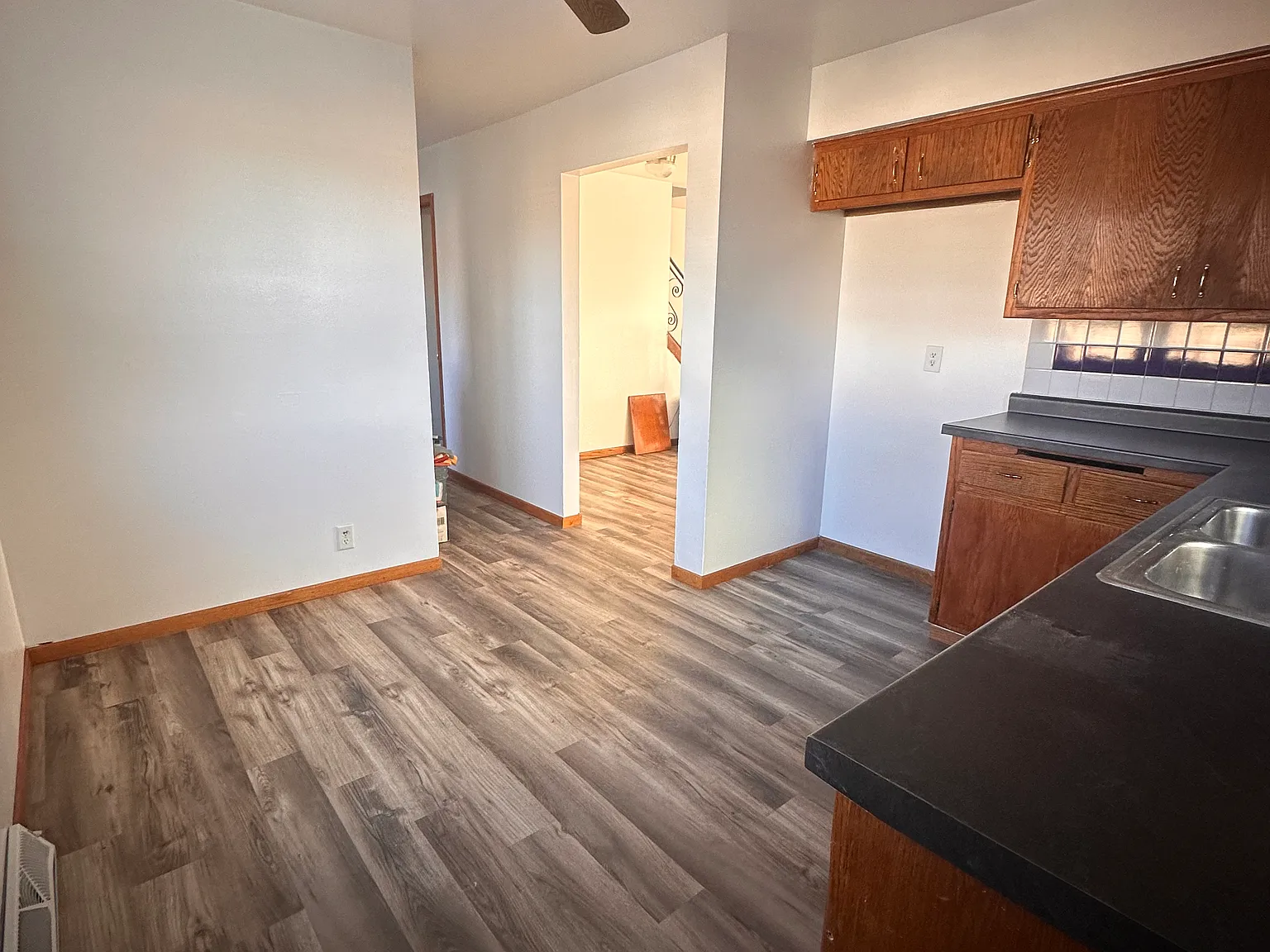 3 bed, 1.5 bath, 1200 sqft, $1,550 — Photo 4