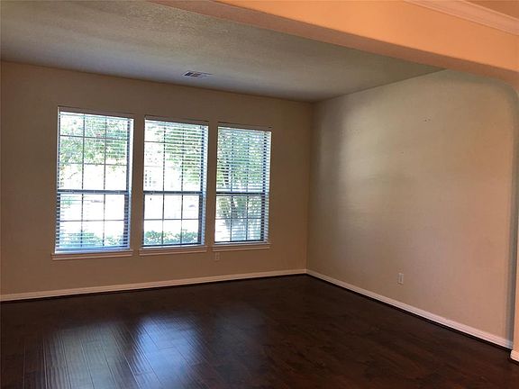 4th image of 6506 Loralie Ln