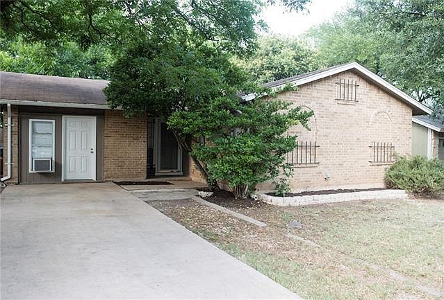 1st image of 2502 Lakehurst Dr