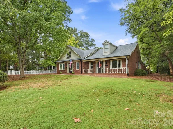 625 Davie Ave, Statesville, NC 28677