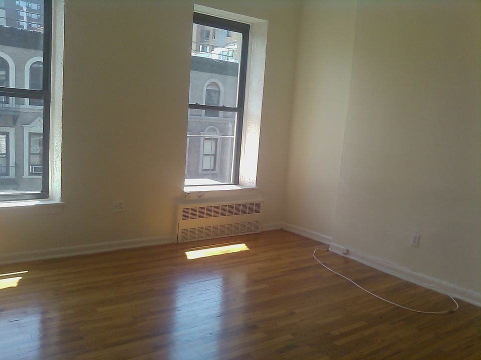 1st image of 164-166 E 73rd St