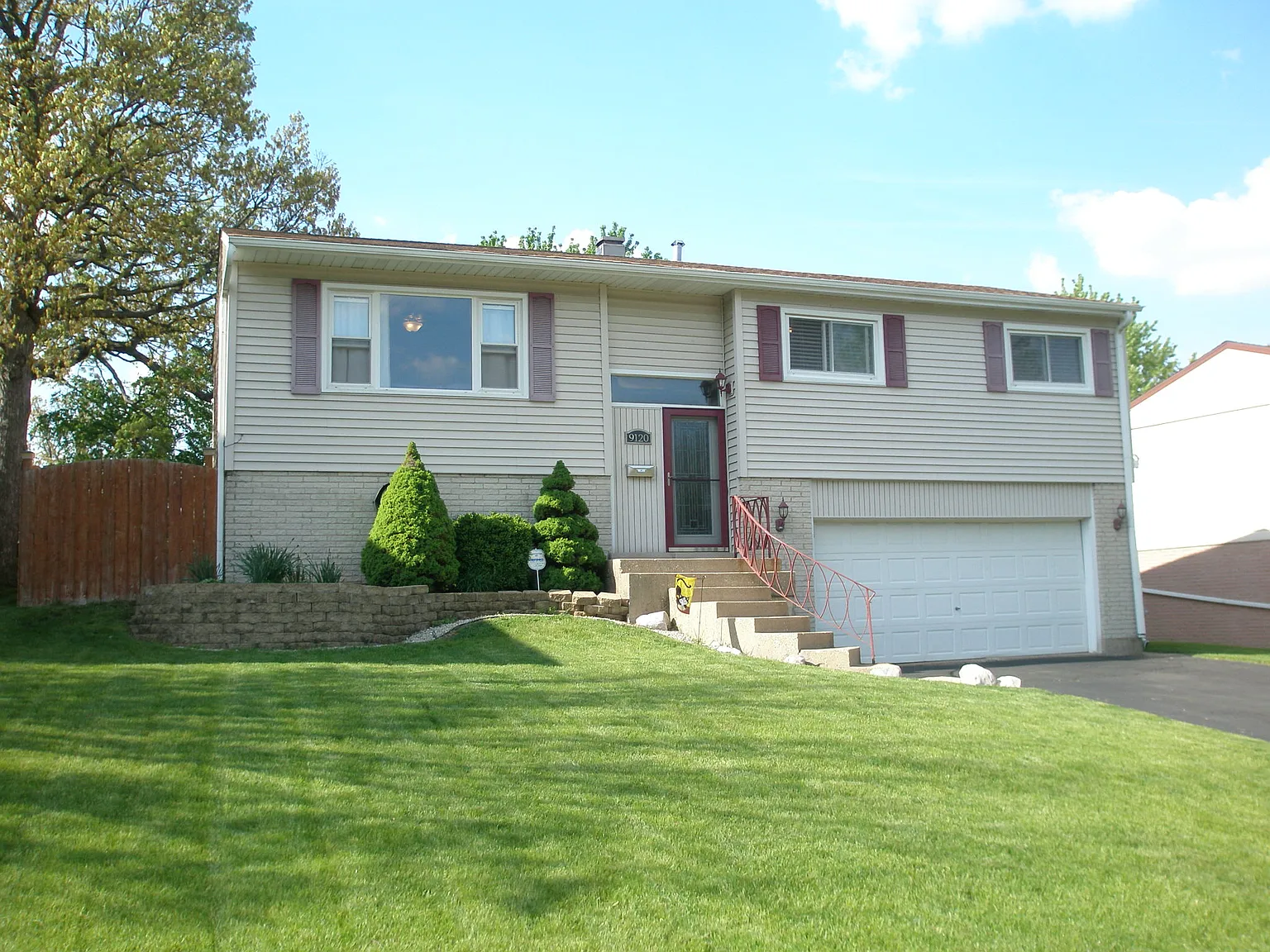 9120 Chestnut Dr photo 1
