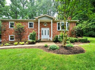 9019 Dellwood Dr, Vienna, VA 22180