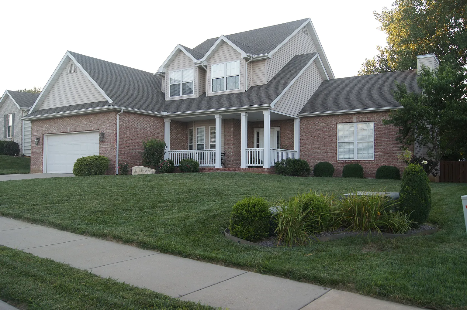 2045 Pinehurst Way photo 1