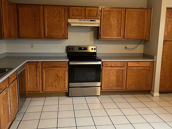 4th image of 4854 E Grandview St