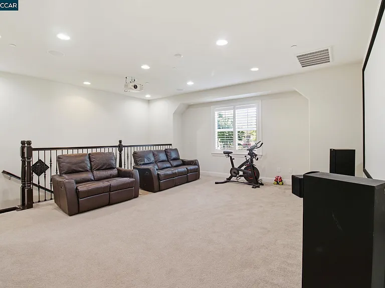 1365 Bayberry View Ln — Photo 15