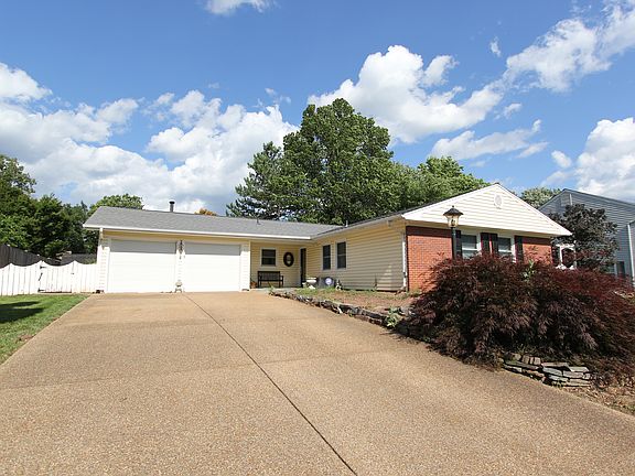 2nd image of 4444 Majestic Ln