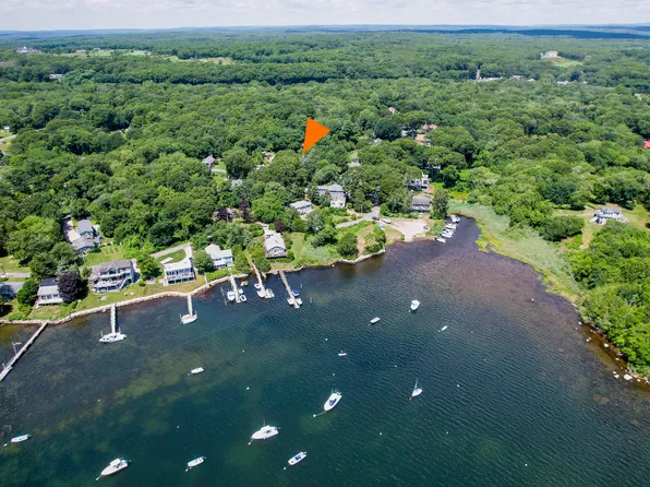 39 Brookside Dr, Charlestown, RI 02813