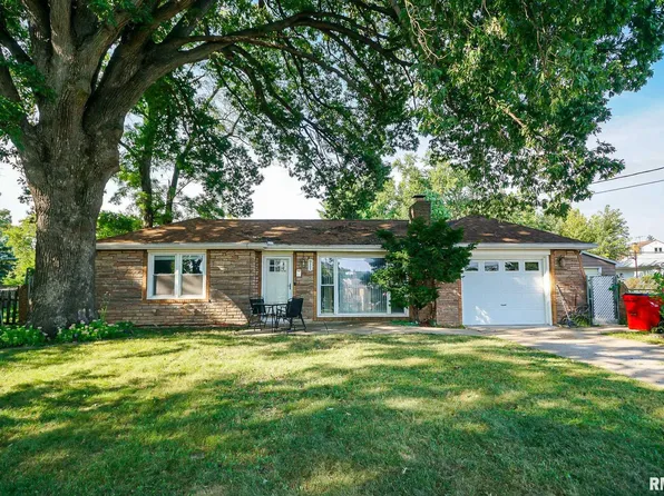 911 E Glen Ave, Peoria Heights, IL 61616
